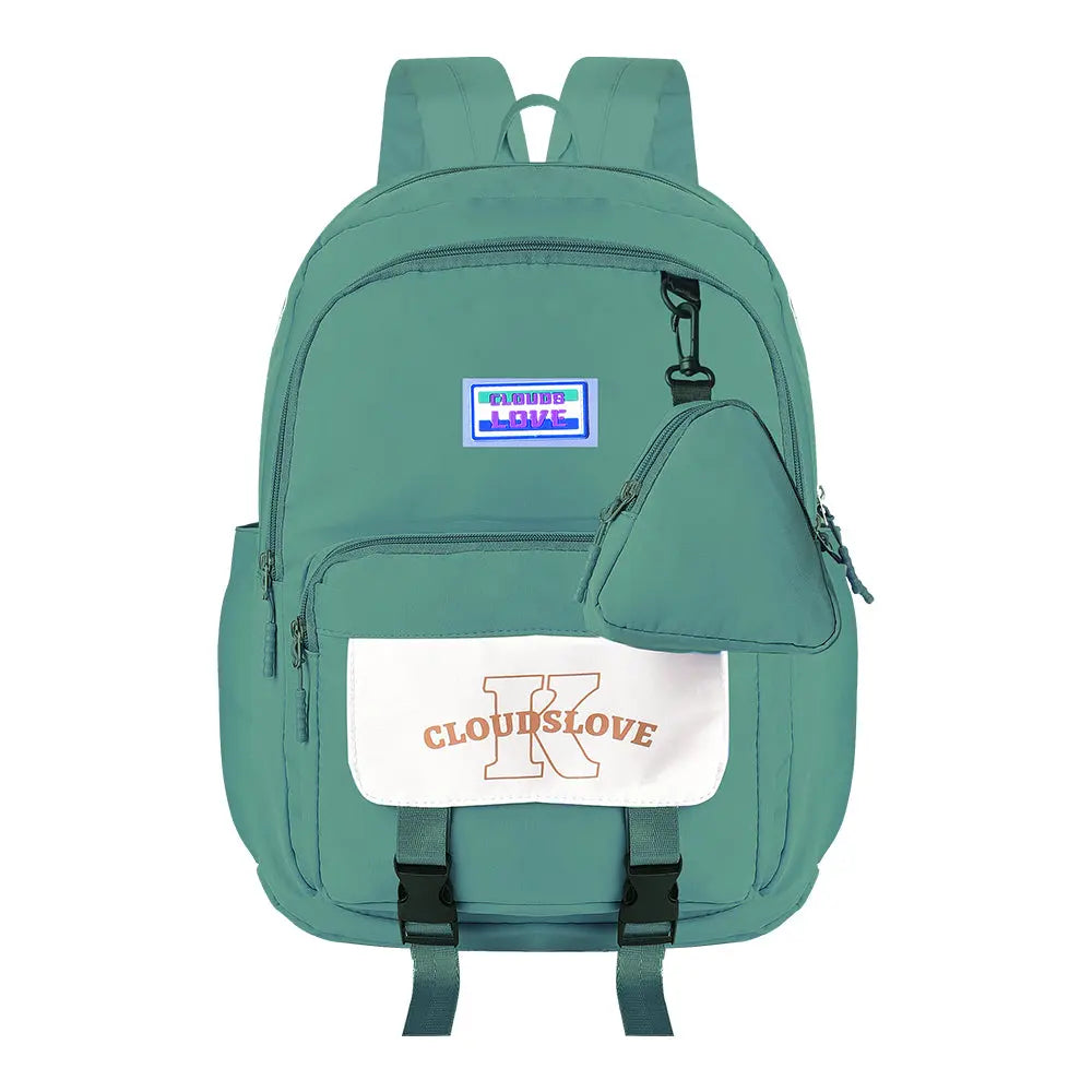 Croc-Backpack-vs-Traditional-School-Bags-Unveiling-the-Ultimate-Choice Clouds Love